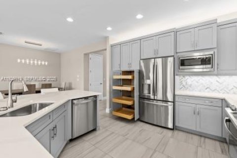 Villa ou maison à vendre à Port St. Lucie, Floride: 3 chambres, 218.51 m2 № 1986368 - photo 8