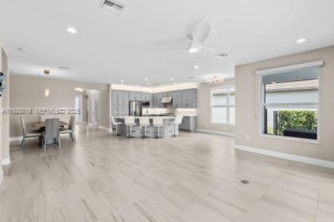 Villa ou maison à vendre à Port St. Lucie, Floride: 3 chambres, 218.51 m2 № 1986368 - photo 12