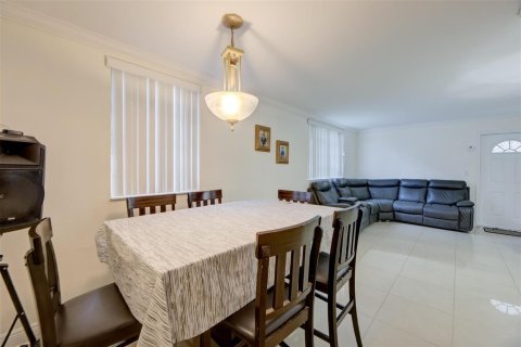 Condominio en venta en Hollywood, Florida, 2 dormitorios, 92.9 m2 № 2191062 - foto 7