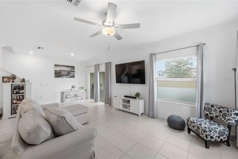Touwnhouse à vendre à Land O' Lakes, Floride: 3 chambres, 172.89 m2 № 2227622 - photo 12