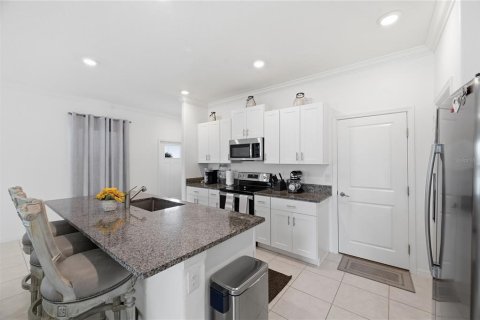 Touwnhouse à vendre à Land O' Lakes, Floride: 3 chambres, 172.89 m2 № 2227622 - photo 7