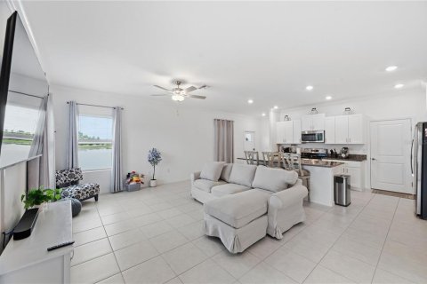 Touwnhouse à vendre à Land O' Lakes, Floride: 3 chambres, 172.89 m2 № 2227622 - photo 11