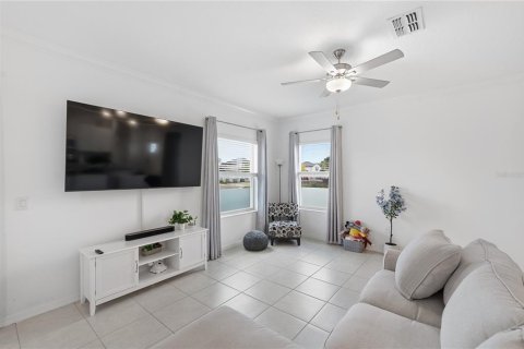 Touwnhouse à vendre à Land O' Lakes, Floride: 3 chambres, 172.89 m2 № 2227622 - photo 10