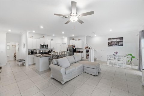 Touwnhouse à vendre à Land O' Lakes, Floride: 3 chambres, 172.89 m2 № 2227622 - photo 8
