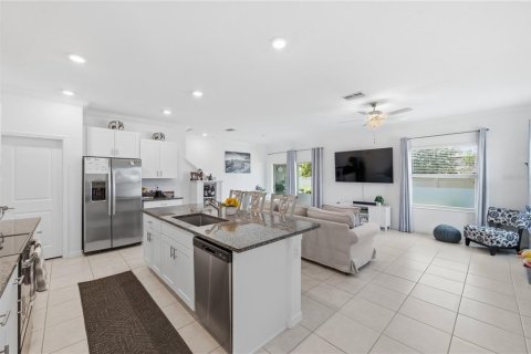 Touwnhouse à vendre à Land O' Lakes, Floride: 3 chambres, 172.89 m2 № 2227622 - photo 5