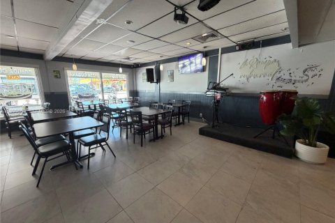 Commercial property in Hialeah, Florida № 2057981 - photo 26