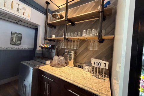 Commercial property in Hialeah, Florida № 2057981 - photo 11