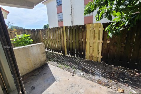 Touwnhouse à vendre à Lauderhill, Floride: 2 chambres, 93.18 m2 № 2090672 - photo 17
