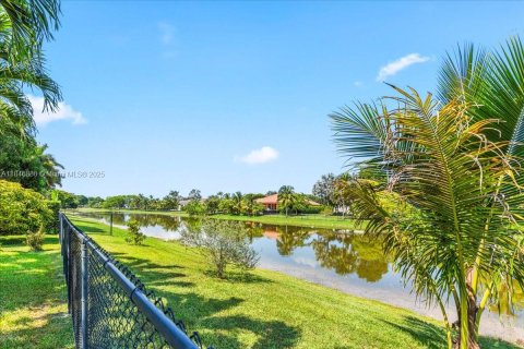 Casa en venta en Davie, Florida, 4 dormitorios, 254.55 m2 № 1847749 - foto 25