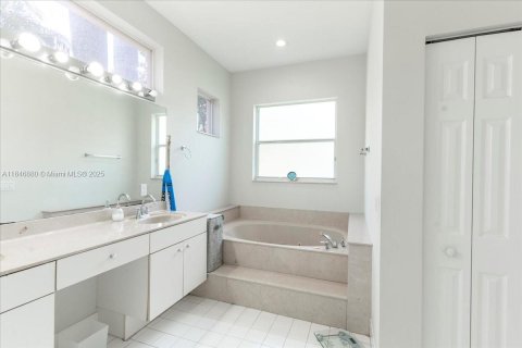 Casa en venta en Davie, Florida, 4 dormitorios, 254.55 m2 № 1847749 - foto 22