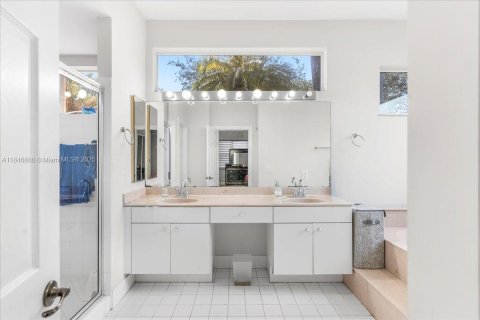Casa en venta en Davie, Florida, 4 dormitorios, 254.55 m2 № 1847749 - foto 24