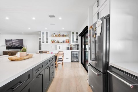 Villa ou maison à louer à Pembroke Pines, Floride: 4 chambres, 203.27 m2 № 2030866 - photo 13