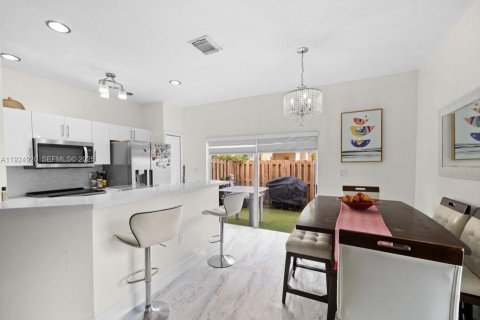 Купить таунхаус в Дорал, Флорида 3 спальни, 140м2, № 1983844 - фото 10