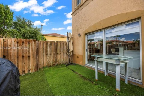 Купить таунхаус в Дорал, Флорида 3 спальни, 140м2, № 1983844 - фото 30