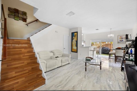 Купить таунхаус в Дорал, Флорида 3 спальни, 140м2, № 1983844 - фото 6