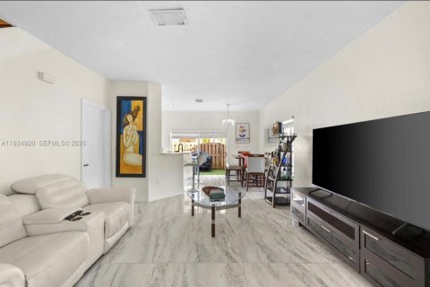 Купить таунхаус в Дорал, Флорида 3 спальни, 140м2, № 1983844 - фото 4