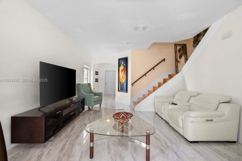 Купить таунхаус в Дорал, Флорида 3 спальни, 140м2, № 1983844 - фото 9