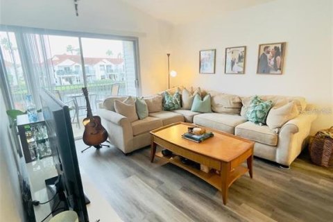 Condo in Orlando, Florida, 1 bedroom № 2206741 - photo 2