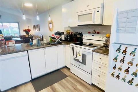 Condo in Orlando, Florida, 1 bedroom № 2206741 - photo 5