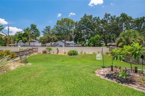House in Winter Haven, Florida 3 bedrooms, 134.24 sq.m. № 1873367 - photo 7
