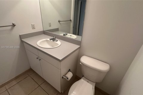 Condominio en venta en Miami, Florida, 1 dormitorio, 79.9 m2 № 2033029 - foto 16