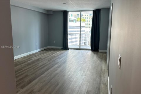 Condominio en venta en Miami, Florida, 1 dormitorio, 79.9 m2 № 2033029 - foto 5
