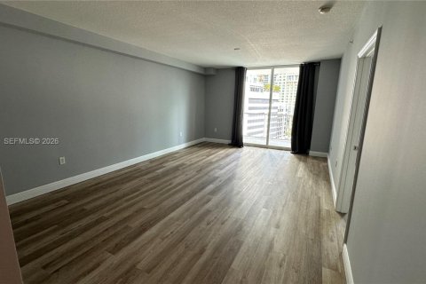 Condominio en venta en Miami, Florida, 1 dormitorio, 79.9 m2 № 2033029 - foto 6