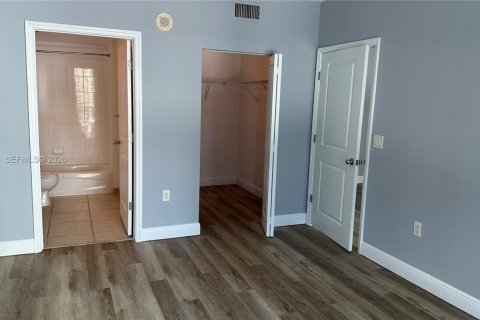 Condominio en venta en Miami, Florida, 1 dormitorio, 79.9 m2 № 2033029 - foto 10