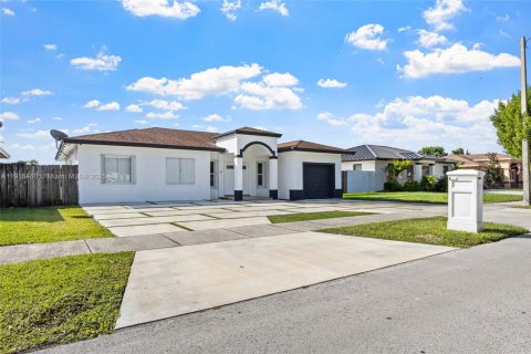 Купить виллу или дом в Хомстед, Флорида 3 спальни, 128.95м2, № 1971768 - фото 5