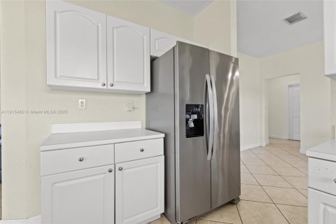 Купить виллу или дом в Хомстед, Флорида 3 спальни, 128.95м2, № 1971768 - фото 16