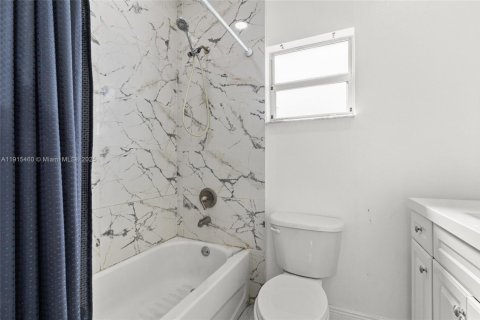 Купить виллу или дом в Хомстед, Флорида 3 спальни, 128.95м2, № 1971768 - фото 24