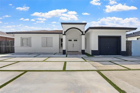 Купить виллу или дом в Хомстед, Флорида 3 спальни, 128.95м2, № 1971768 - фото 1