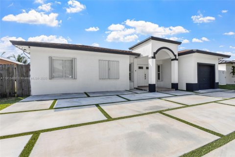 Купить виллу или дом в Хомстед, Флорида 3 спальни, 128.95м2, № 1971768 - фото 3