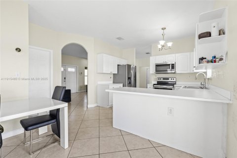 Купить виллу или дом в Хомстед, Флорида 3 спальни, 128.95м2, № 1971768 - фото 11