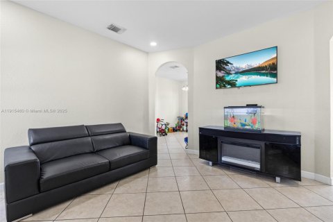 Купить виллу или дом в Хомстед, Флорида 3 спальни, 128.95м2, № 1971768 - фото 8