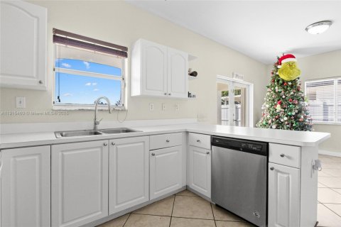 Купить виллу или дом в Хомстед, Флорида 3 спальни, 128.95м2, № 1971768 - фото 13