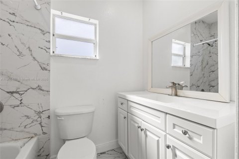 Купить виллу или дом в Хомстед, Флорида 3 спальни, 128.95м2, № 1971768 - фото 23