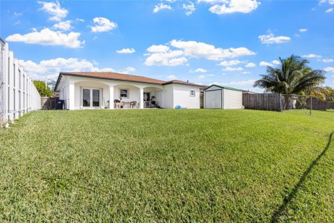 Купить виллу или дом в Хомстед, Флорида 3 спальни, 128.95м2, № 1971768 - фото 25