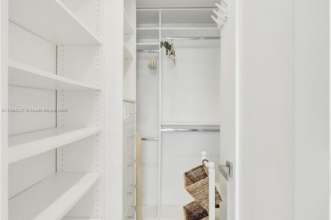 Copropriété à louer à Coral Gables, Floride: 40.88 m2 № 1953800 - photo 9