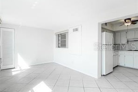 Copropriété à louer à Clearwater, Floride: 2 chambres, 102.19 m2 № 2433543 - photo 7