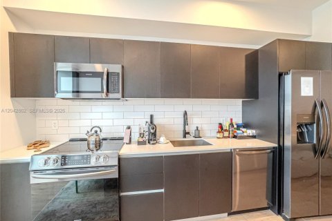 Condo in Miami, Florida  № 2185927 - photo 13