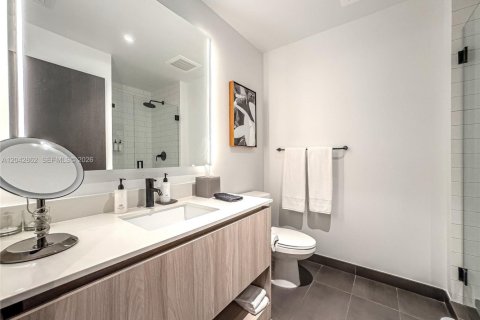 Condo in Miami, Florida  № 2185927 - photo 11