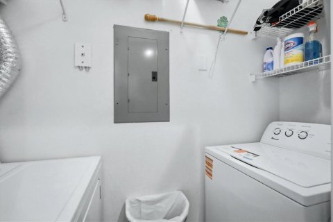 Copropriété à vendre à Bradenton, Floride: 1 chambre, 69.68 m2 № 2389398 - photo 23