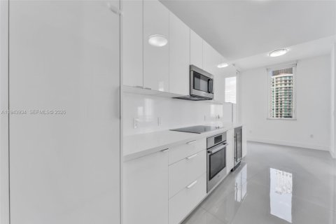 Condominio en venta en Miami, Florida, 3 dormitorios, 180.6 m2 № 2000666 - foto 12