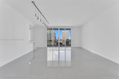 Condominio en venta en Miami, Florida, 3 dormitorios, 180.6 m2 № 2000666 - foto 4