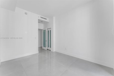 Condominio en venta en Miami, Florida, 3 dormitorios, 180.6 m2 № 2000666 - foto 25
