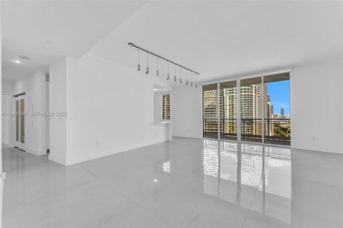Condominio en venta en Miami, Florida, 3 dormitorios, 180.6 m2 № 2000666 - foto 8