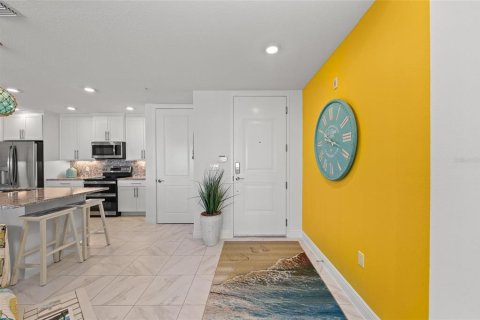 Condo in Bradenton, Florida, 2 bedrooms  № 1845313 - photo 8