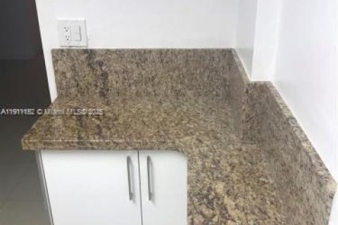 Condominio en venta en Aventura, Florida, 2 dormitorios, 92.34 m2 № 1967490 - foto 4