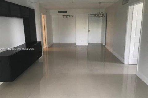 Condominio en venta en Aventura, Florida, 2 dormitorios, 92.34 m2 № 1967490 - foto 5